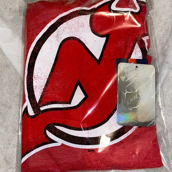 T-Shirt - Picture 4 of 4